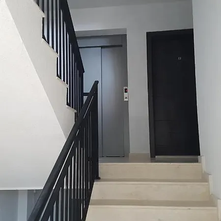 Poli's Casa Blanca Warna