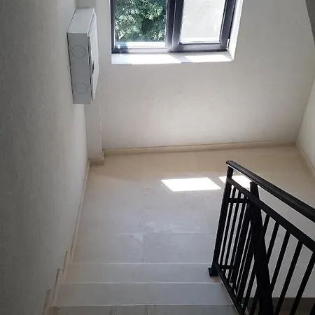 Poli's Casa Blanca Warna